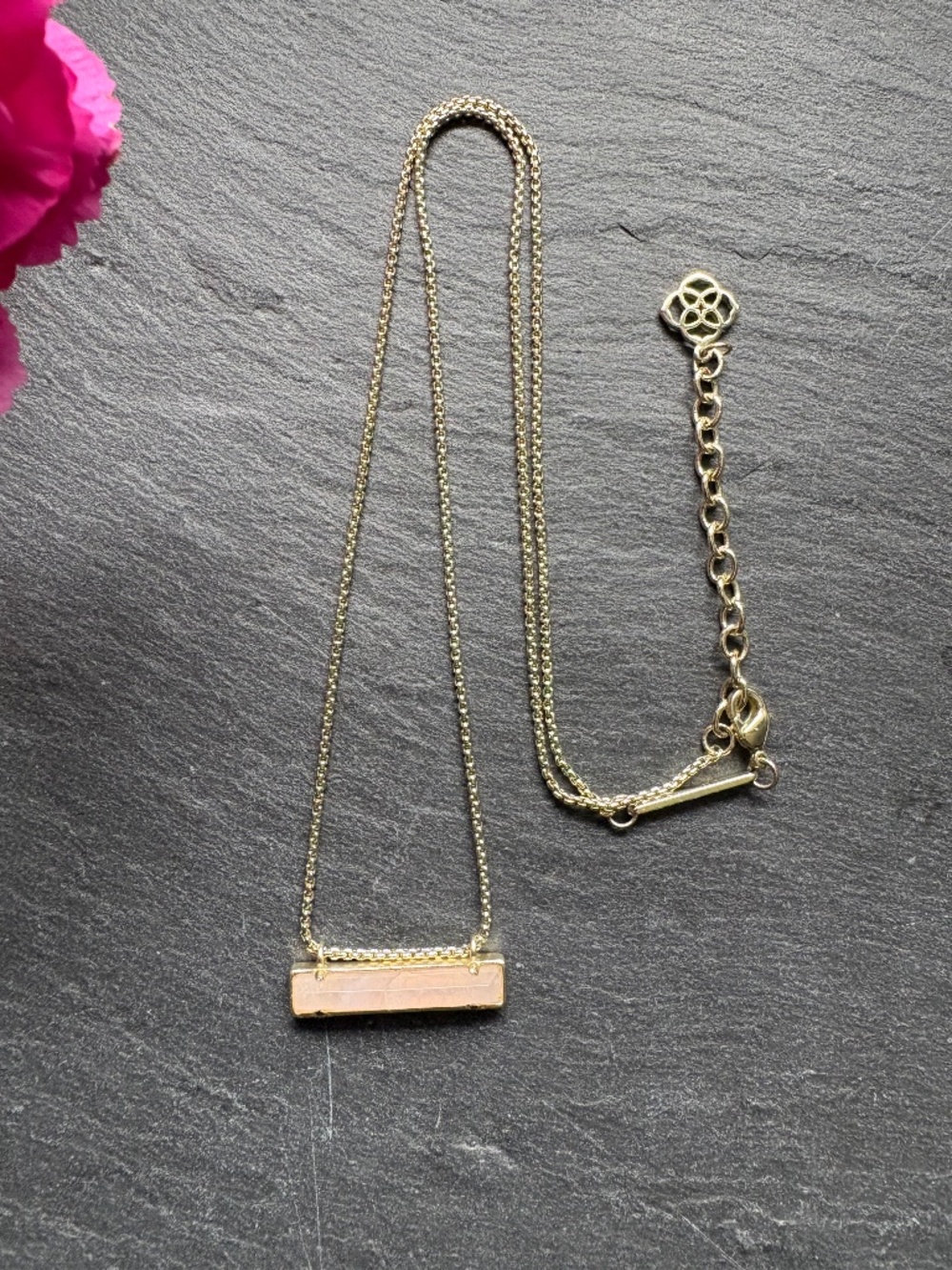 Kendra Scott Gold Leanor Horizontal Bar Necklace in Genuine Rose Quartz